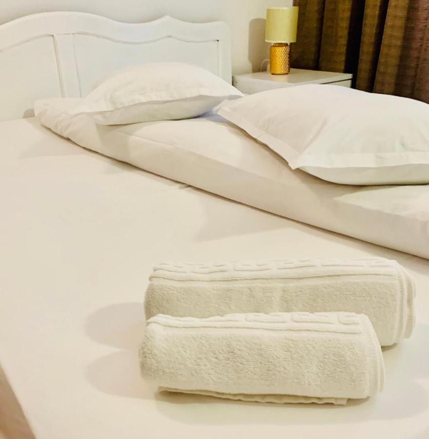 Hotel Green House Крайова Экстерьер фото