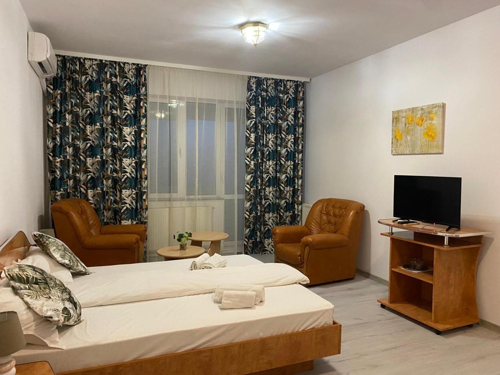 Hotel Green House Крайова Экстерьер фото