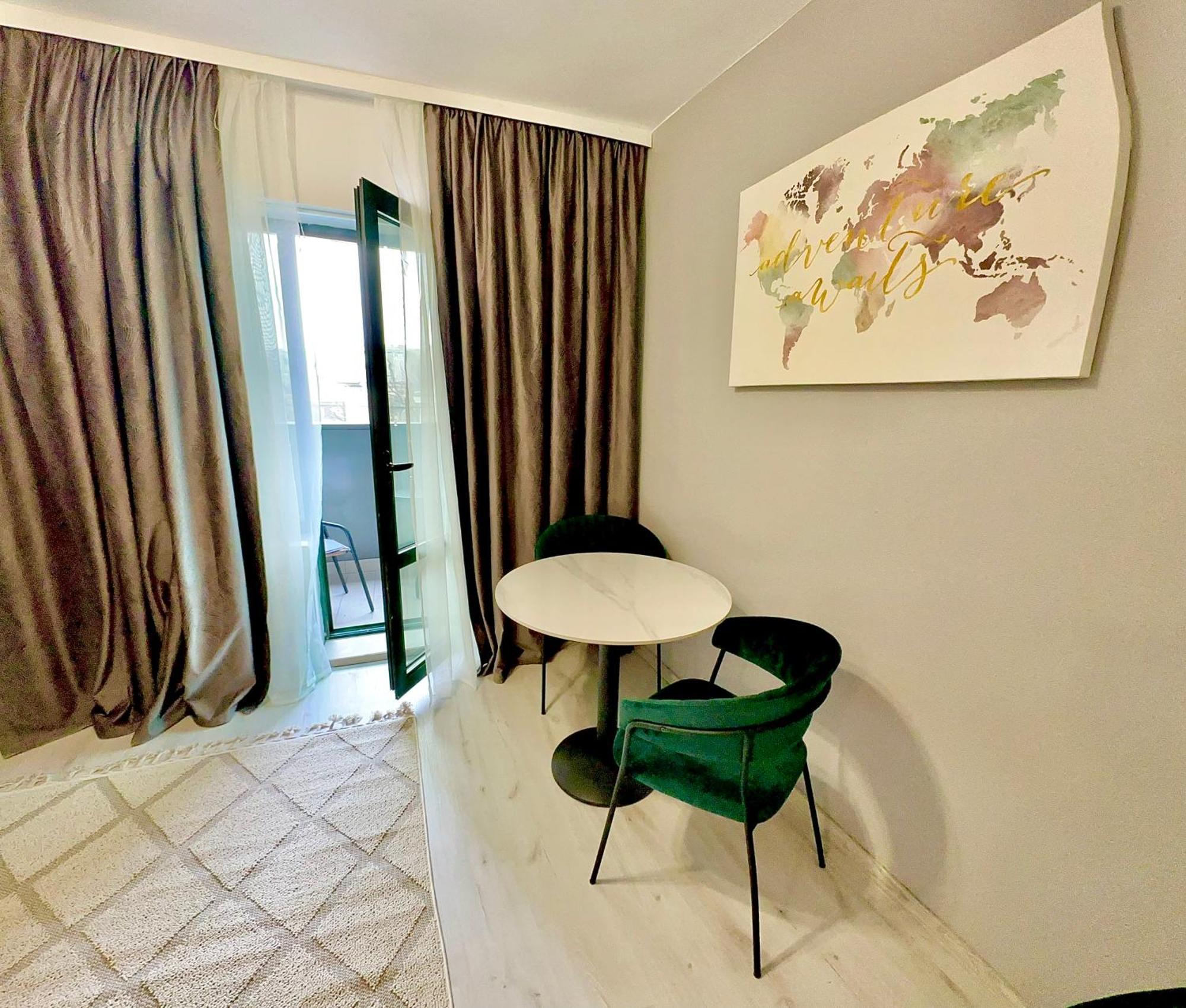 Hotel Green House Крайова Экстерьер фото