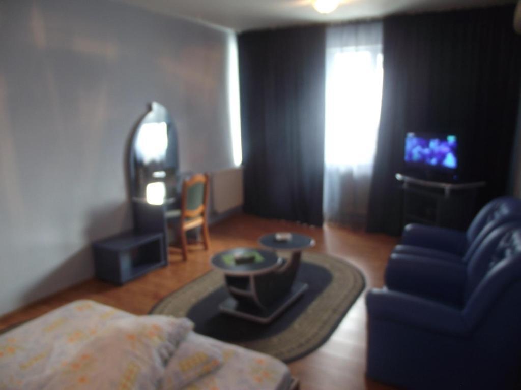 Hotel Green House Крайова Экстерьер фото