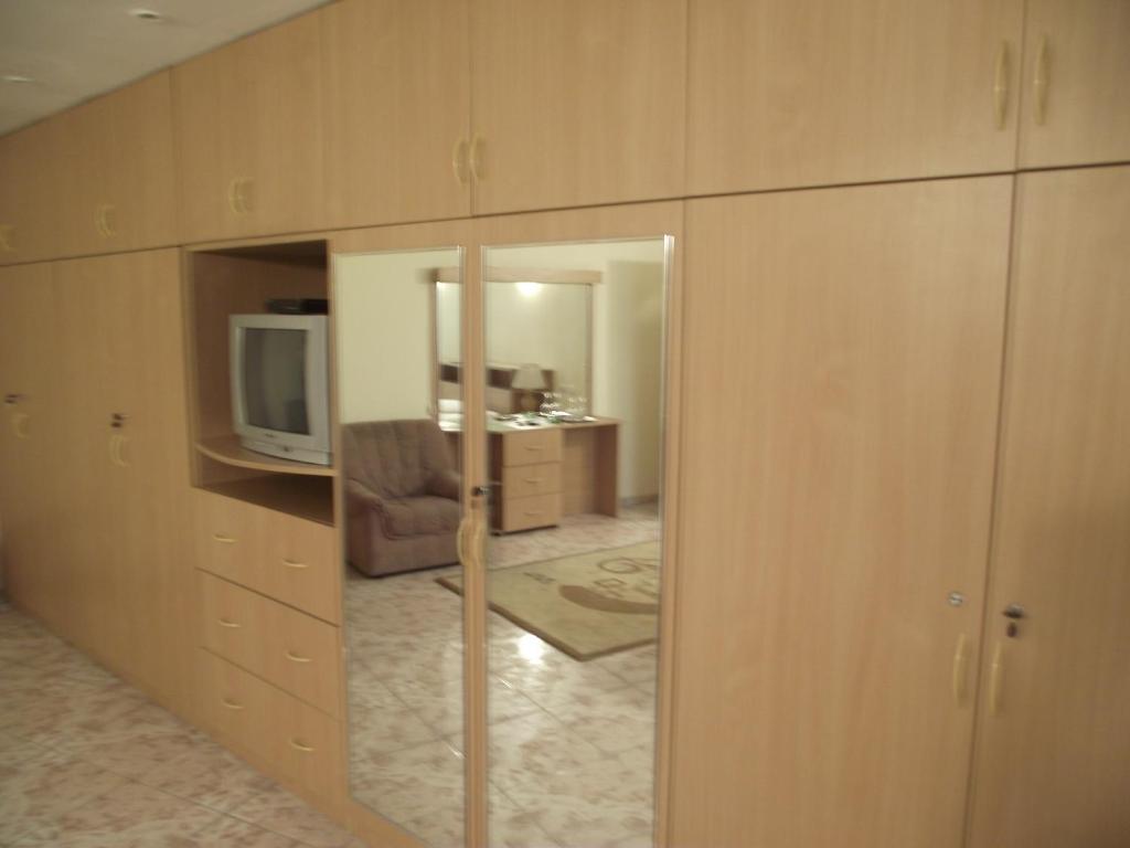 Hotel Green House Крайова Экстерьер фото
